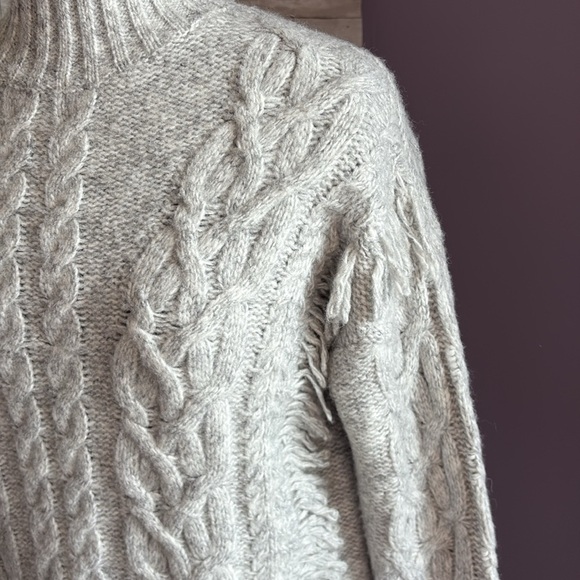 NWT RW&CO. Gray Cable Knit Sweater - Picture 5 of 11
